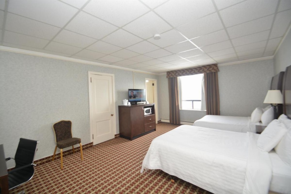 Room image 4